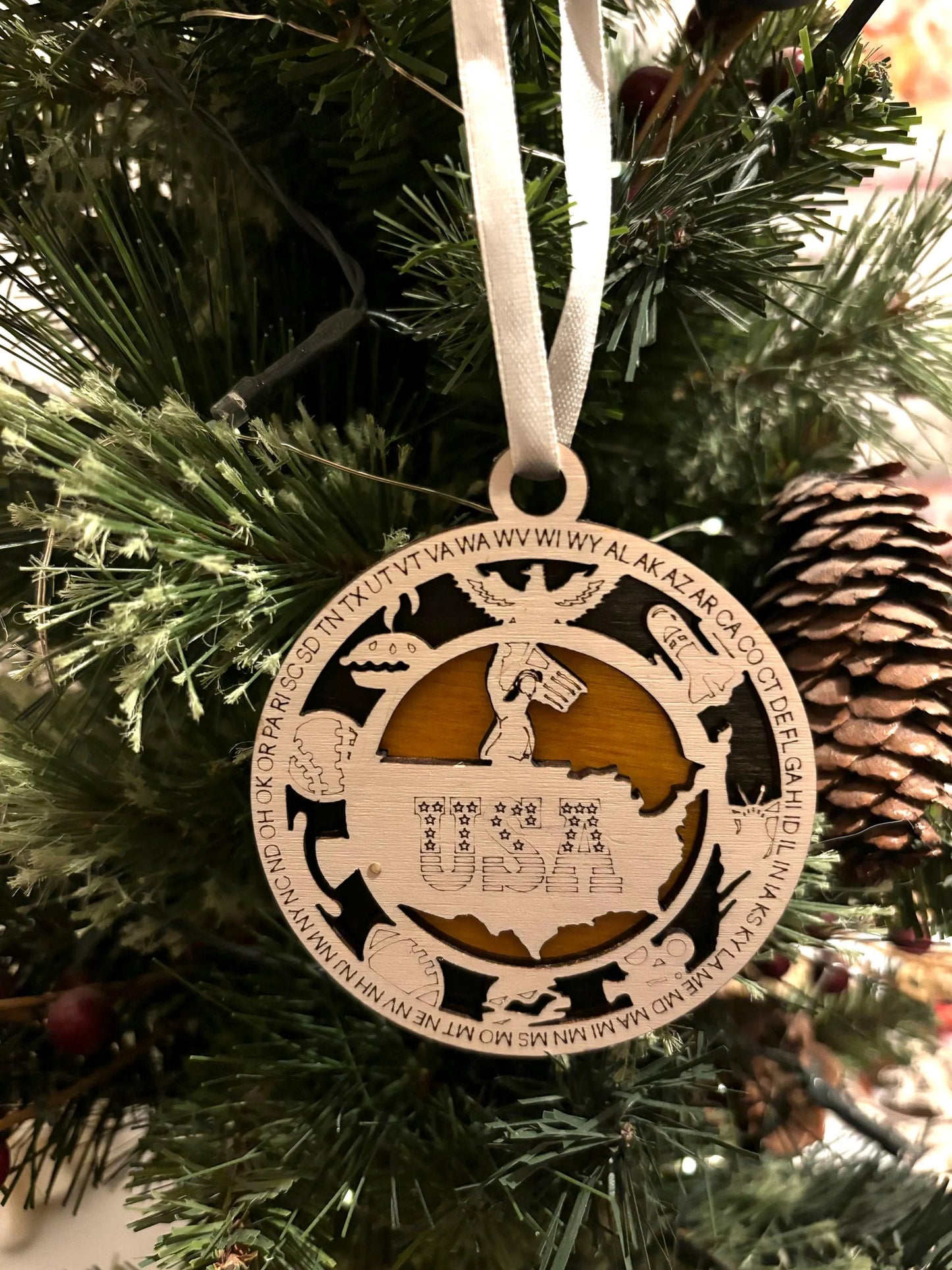 Wooden USA - tree ornament - Eagle