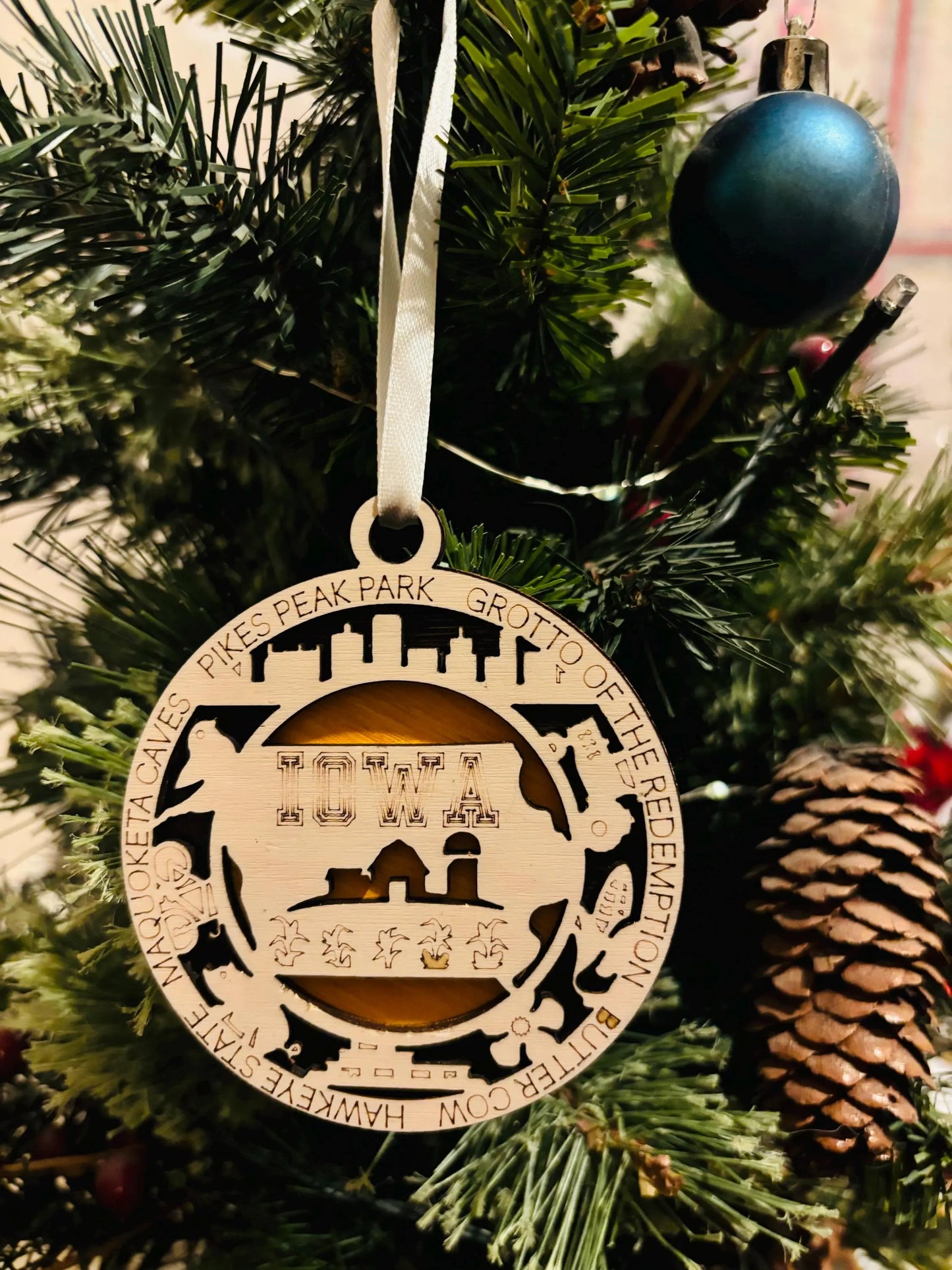 Wooden Iowa tree ornament - Iowa hawkeyes